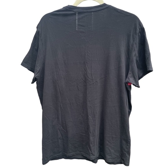 NWOT GUESS MENS TEE - Picture 2 of 3
